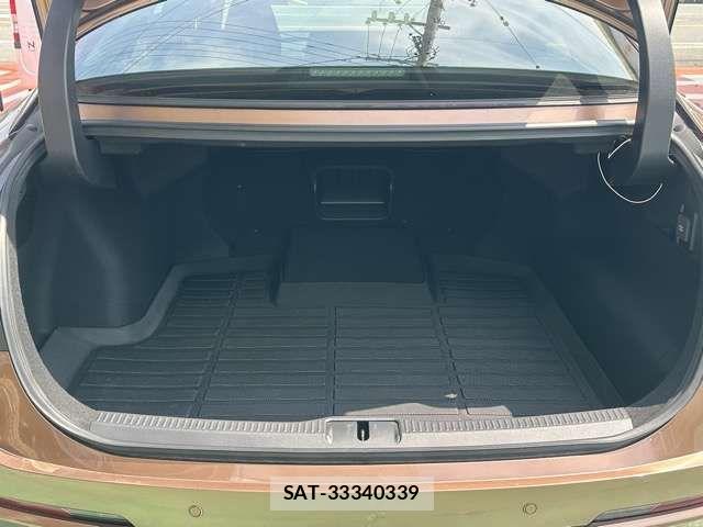 Toyota Crown Crossover 2022-09 8561528-13