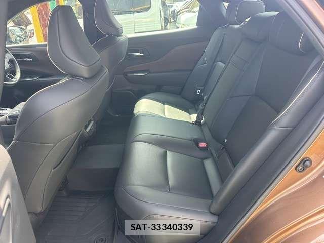 Toyota Crown Crossover 2022-09 8561528-5
