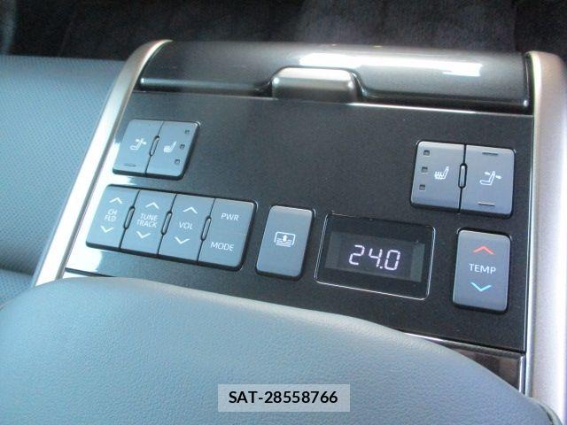 Toyota Crown Crossover 2025-11 8561524-9