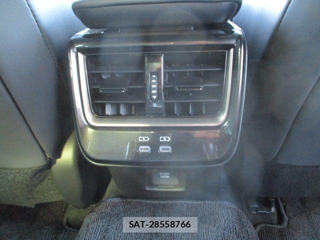 Toyota Crown Crossover 2025-11 8561524-10