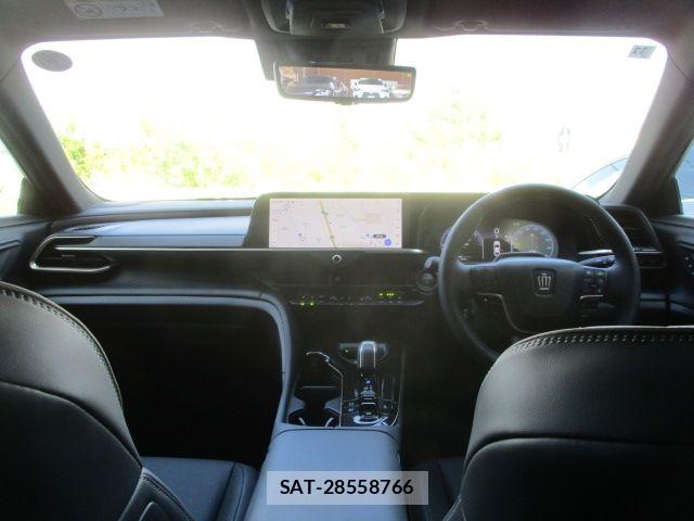 Toyota Crown Crossover 2025-11 8561524-11