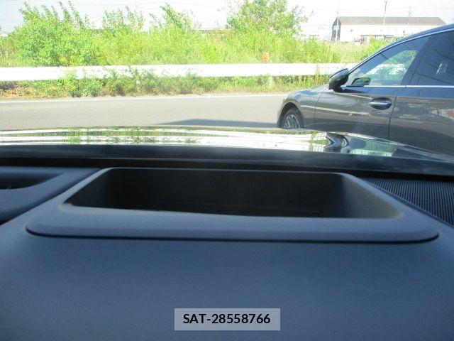 Toyota Crown Crossover 2025-11 8561524-27