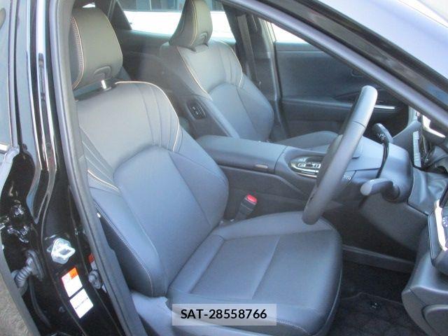 Toyota Crown Crossover 2025-11 8561524-7