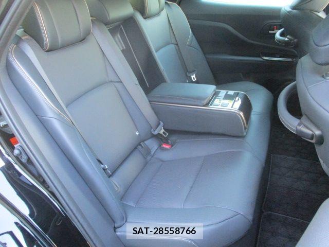 Toyota Crown Crossover 2025-11 8561524-8