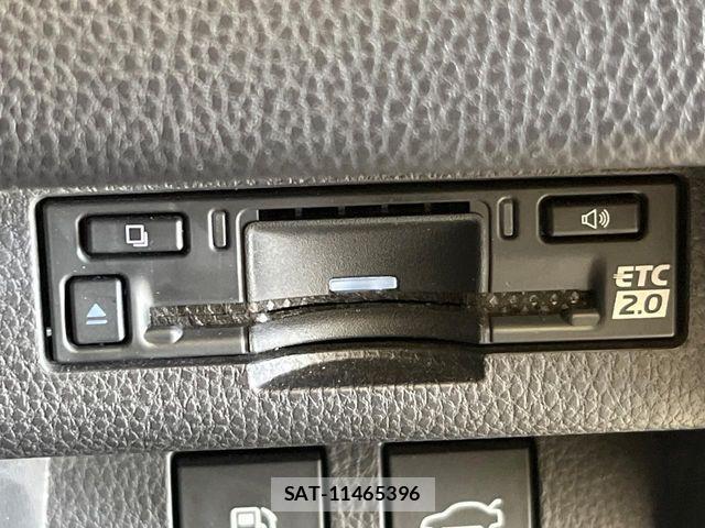 Toyota Crown Crossover 2022-10 8561526-9