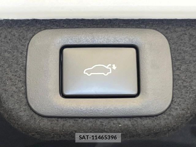 Toyota Crown Crossover 2022-10 8561526-14