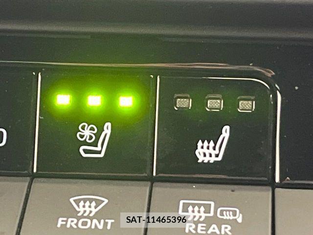 Toyota Crown Crossover 2022-10 8561526-8