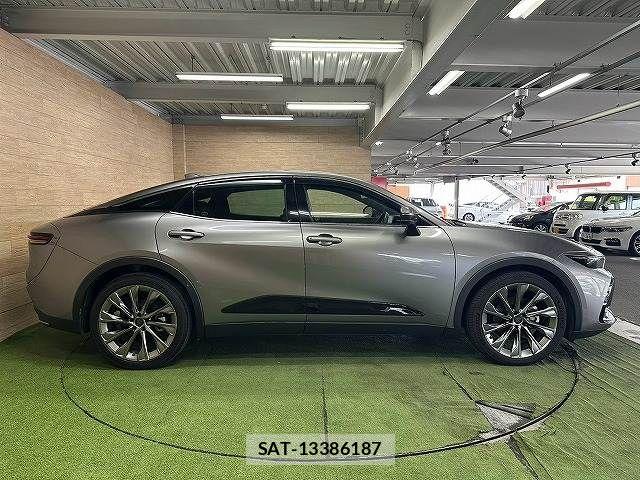 Toyota Crown Crossover 2022-10 8626258-17