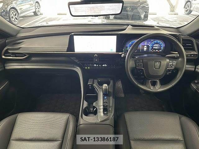 Toyota Crown Crossover 2022-10 8626258-1