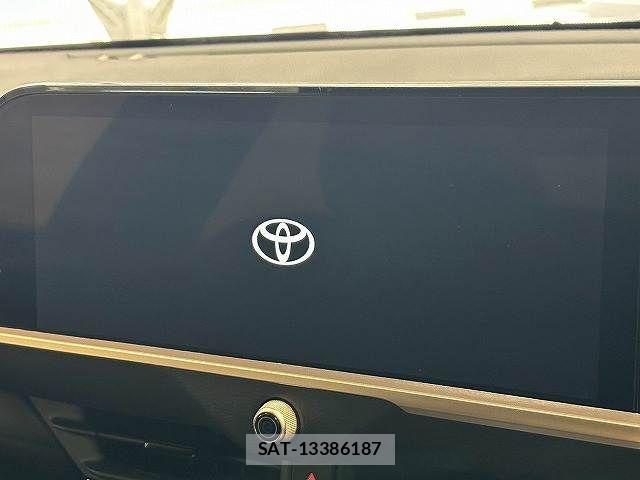 Toyota Crown Crossover 2022-10 8626258-2