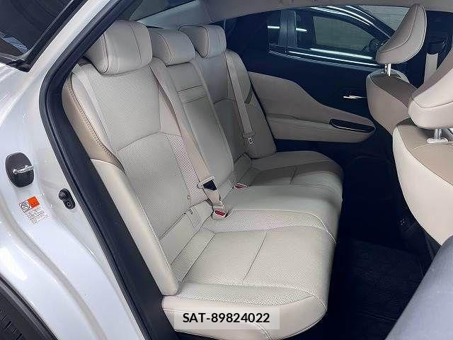 Toyota Crown Crossover 2023-06 8626256-11