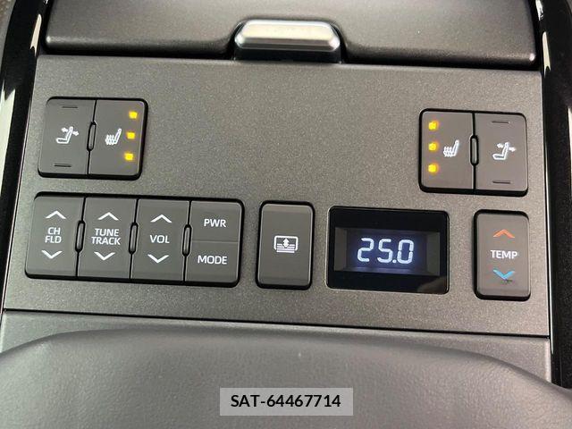 Toyota Crown Crossover 2022-12 8665982-3
