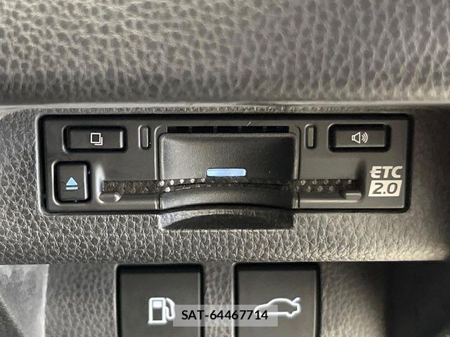 Toyota Crown Crossover 2022-12 8665982-8