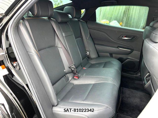 Toyota Crown Crossover 2023-04 8658529-11