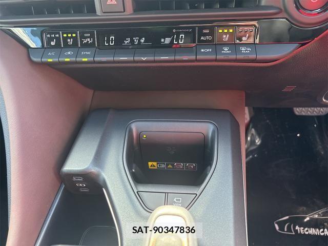 Toyota Crown Crossover 2023-08 8795575-13