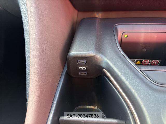 Toyota Crown Crossover 2023-08 8795575-14