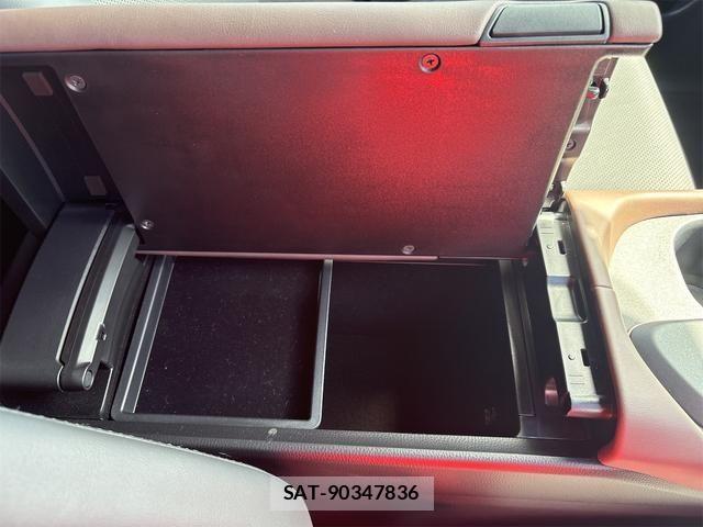 Toyota Crown Crossover 2023-08 8795575-27