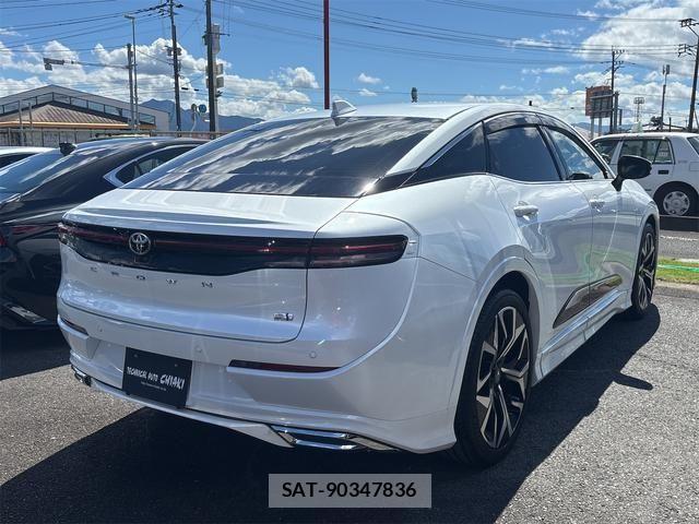 Toyota Crown Crossover 2023-08 8795575-6