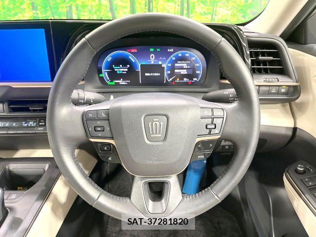 Toyota Crown Crossover 2022-09 8795577-11