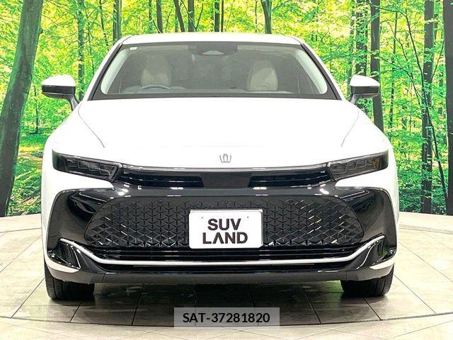 Toyota Crown Crossover 2022-09 8795577-14
