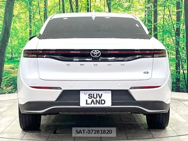 Toyota Crown Crossover 2022-09 8795577-15