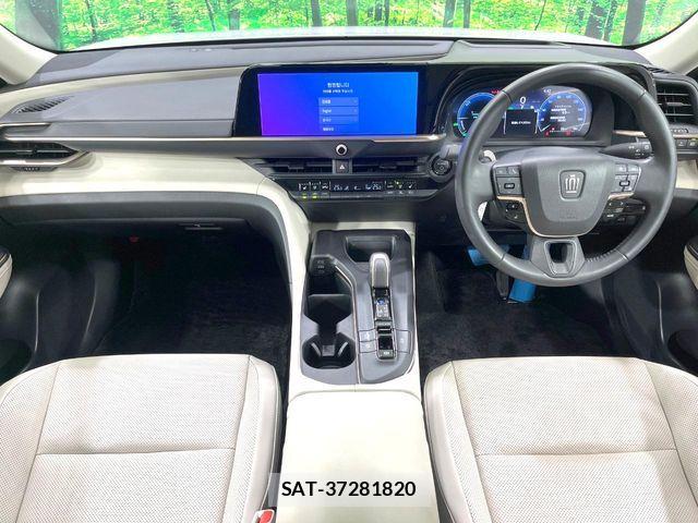 Toyota Crown Crossover 2022-09 8795577-1