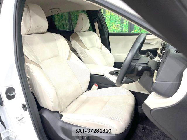 Toyota Crown Crossover 2022-09 8795577-8