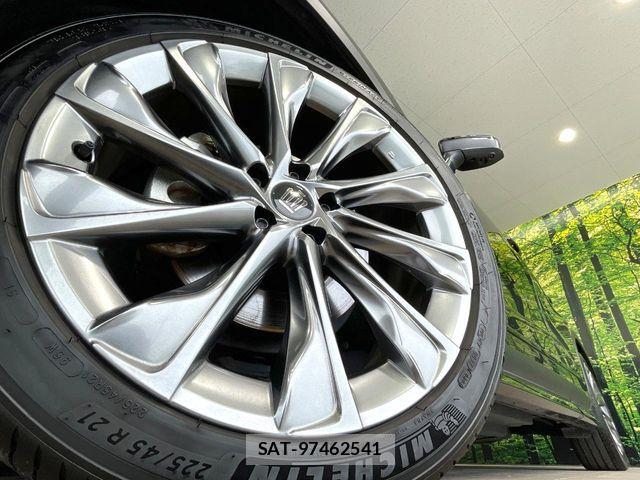 Toyota Crown Crossover 2023-09 8795578-12
