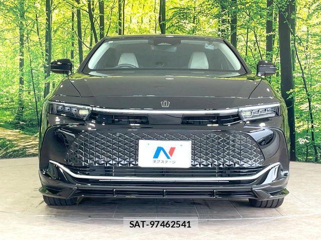 Toyota Crown Crossover 2023-09 8795578-13