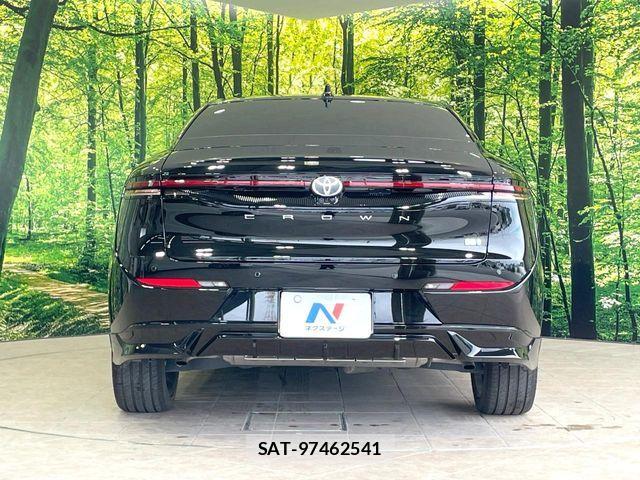 Toyota Crown Crossover 2023-09 8795578-14