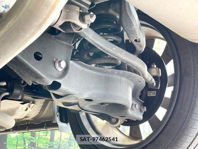 Toyota Crown Crossover 2023-09 8795578-19