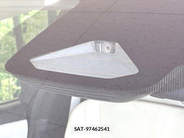 Toyota Crown Crossover 2023-09 8795578-3