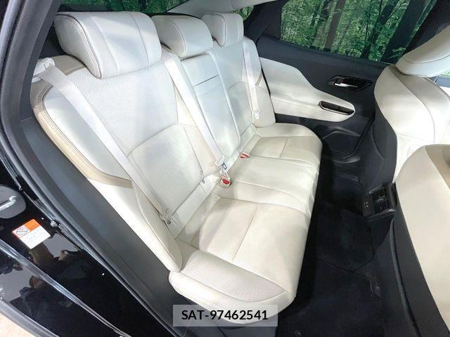 Toyota Crown Crossover 2023-09 8795578-8