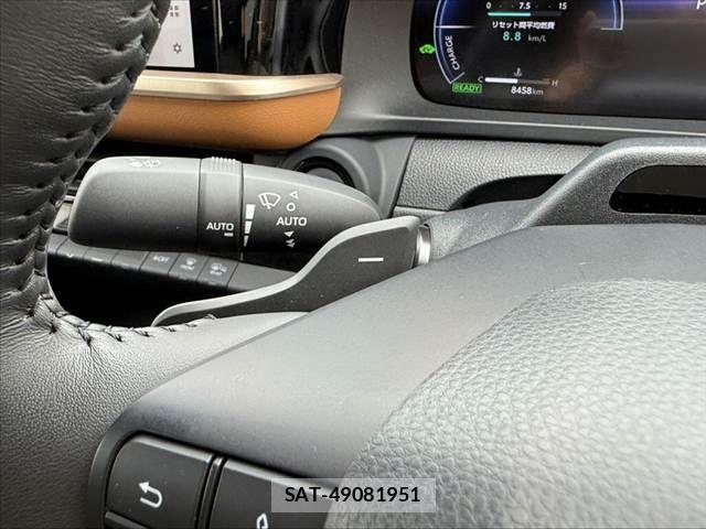 Toyota Crown Crossover 2024-04 8795574-23