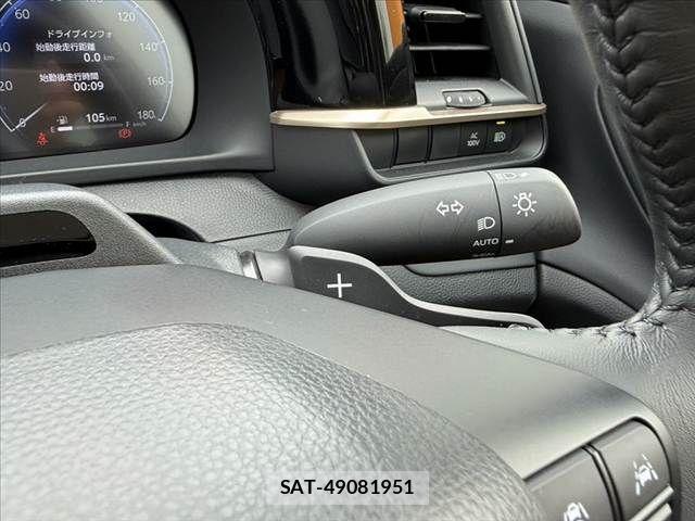 Toyota Crown Crossover 2024-04 8795574-24