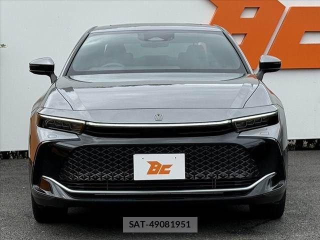 Toyota Crown Crossover 2024-04 8795574-8