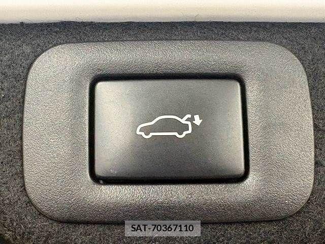 Toyota Crown Crossover 2023-11 8795580-9