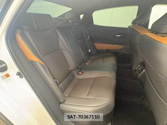 Toyota Crown Crossover 2023-11 8795580-11