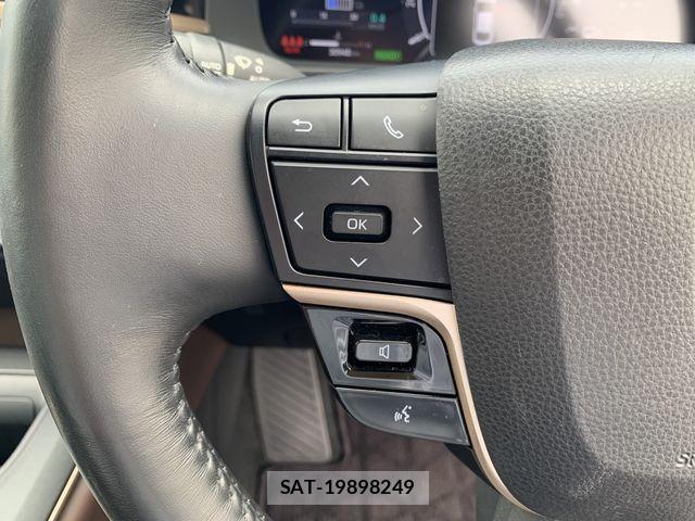 Toyota Crown Crossover 2023-09 8795581-13