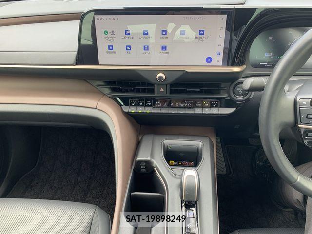 Toyota Crown Crossover 2023-09 8795581-14