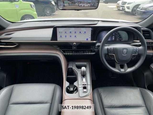 Toyota Crown Crossover 2023-09 8795581-1