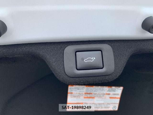 Toyota Crown Crossover 2023-09 8795581-26