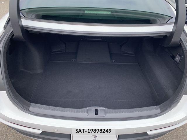 Toyota Crown Crossover 2023-09 8795581-27