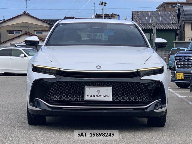 Toyota Crown Crossover 2023-09 8795581-2