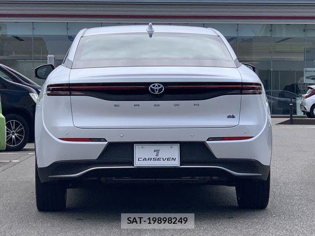 Toyota Crown Crossover 2023-09 8795581-6