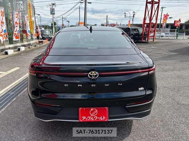 Toyota Crown Crossover 2023-10 8795583-9