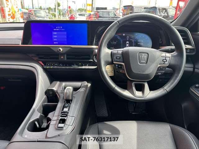 Toyota Crown Crossover 2023-10 8795583-2