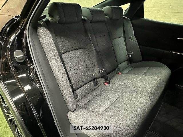Toyota Crown Crossover 2023-06 8795582-11