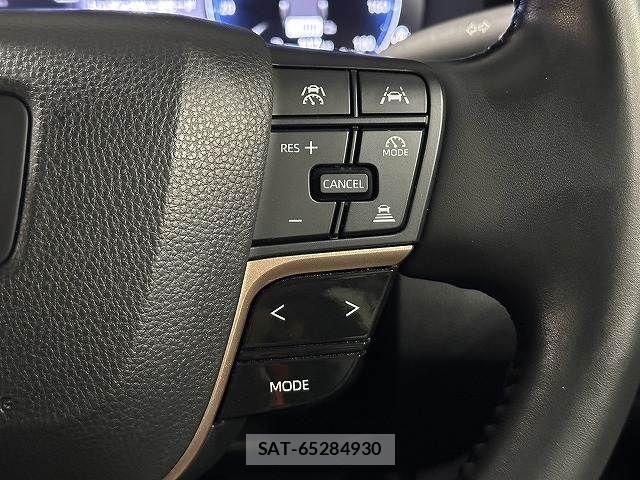 Toyota Crown Crossover 2023-06 8795582-5