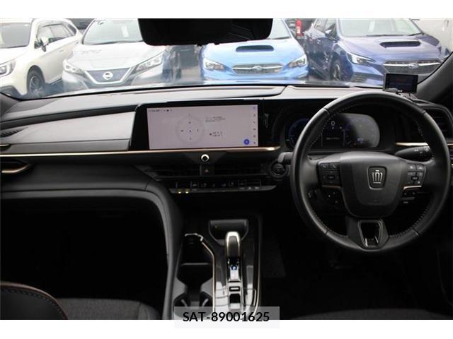 Toyota Crown Crossover 2024-10 8828359-21